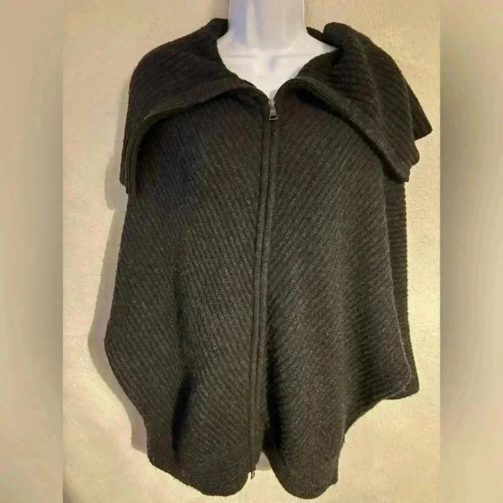 Bcbg Dormet‎ Sleeve Zip up sweater